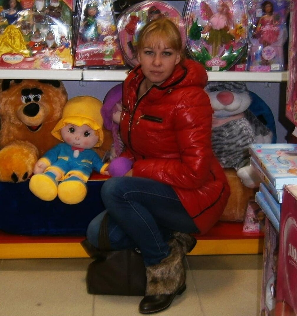 Декабрь 2013. Выбираем подарки на НГ детям в магазине игрушек. 