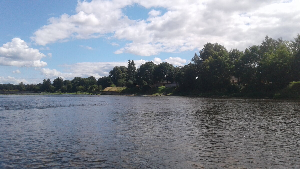 Деревня Волженец, вид с реки