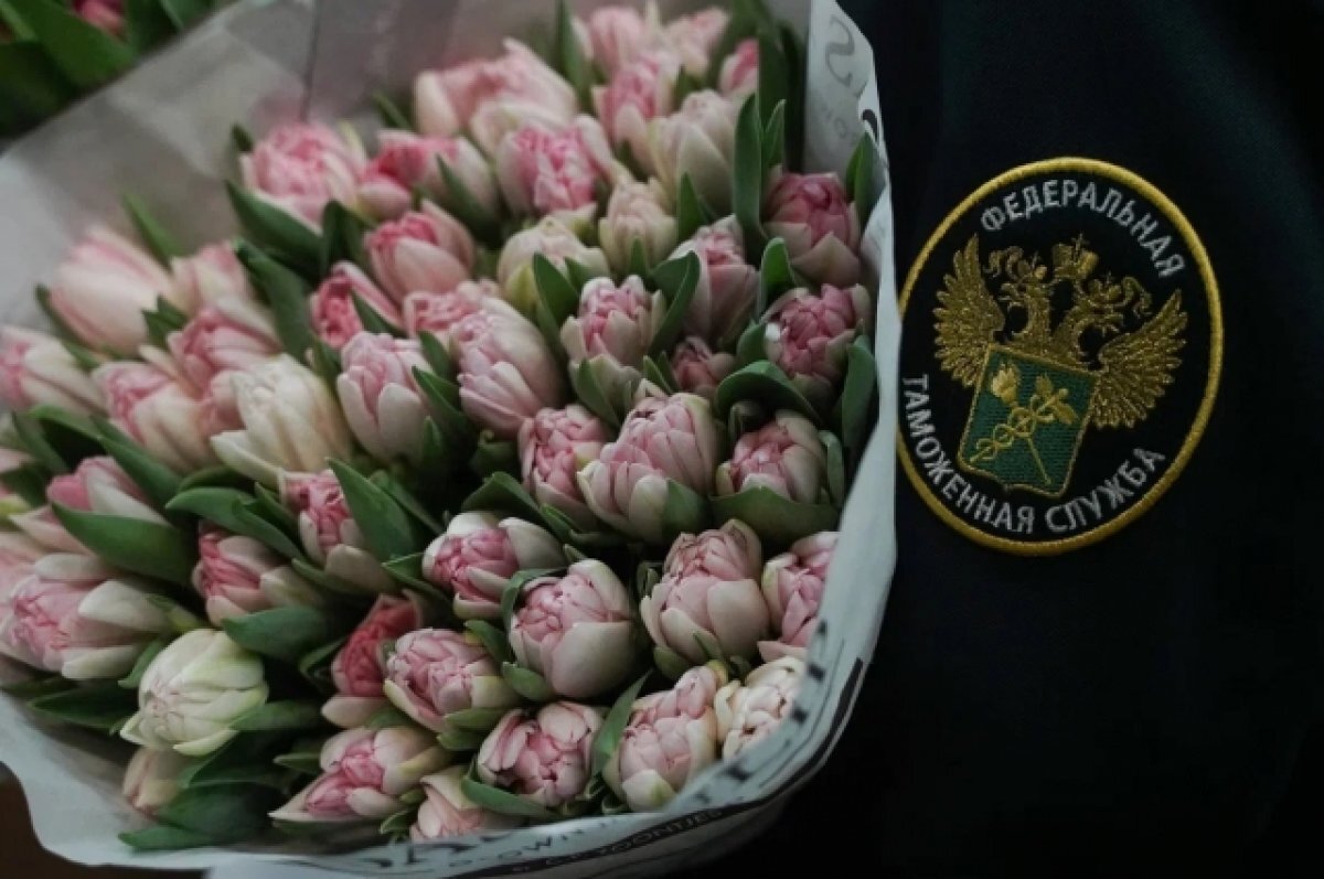    168 тонн цветов оформили кольцовские таможенники в преддверии 1 сентября