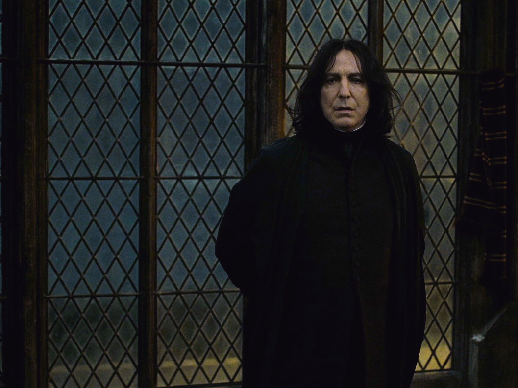 Почему снейп северус. Северус Снегг принц полукровка. Severus Snape принц полукровка. Принц полукровка сеаеркс.