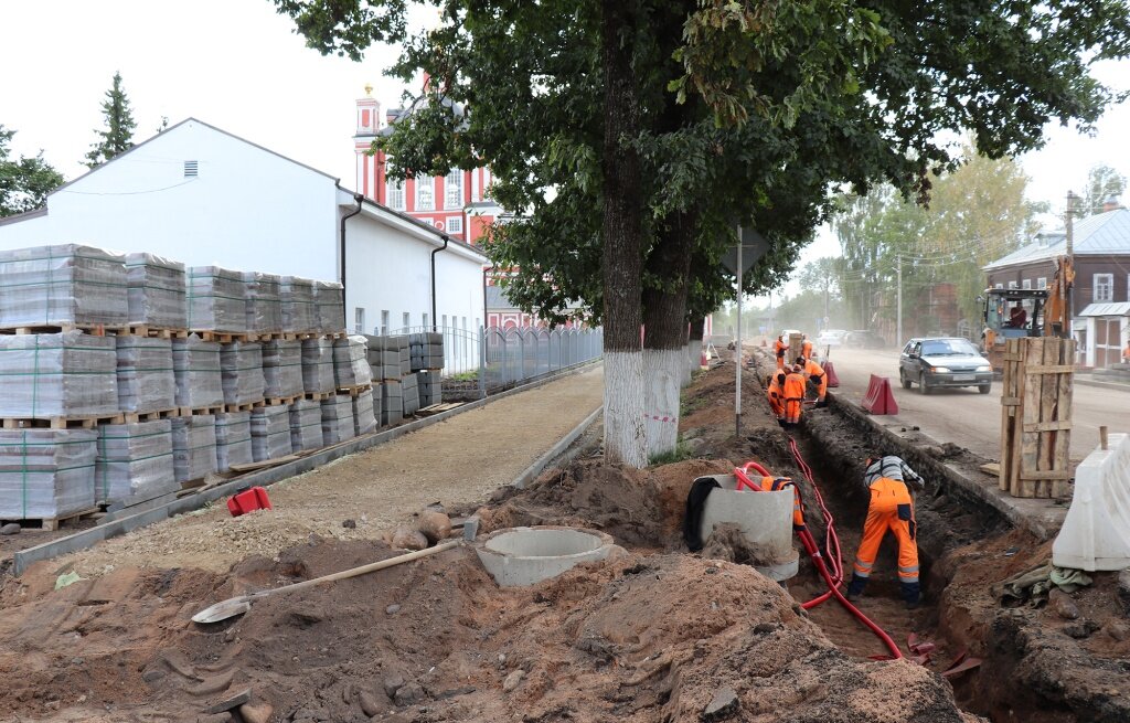 В Торопце Тверской области к юбилею города обновляют две улицы и Вечный огонь