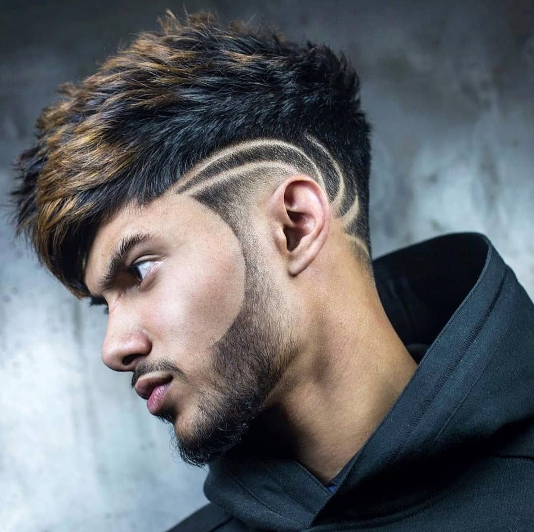 стрижка в феврале 2024 для мужчин. модные мужские стрижки 2024. мужские прически 2024 года. стрижки хаирс 2021 мужские. фейд полубокс.