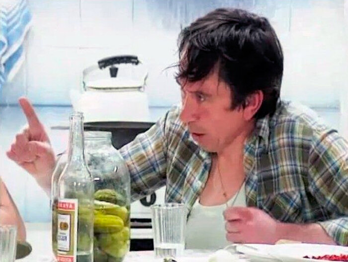 Известный на всю страну рекламный персонаж Леня Голубков из рекламы пирамиды  «МММ»