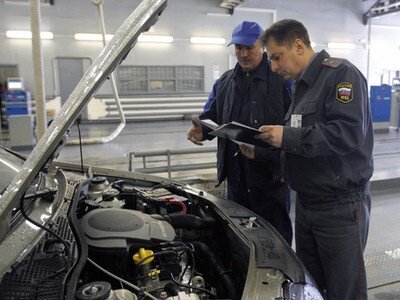 Любая госуслуга начинается со сбора документов. Владельцу, чтобы поставить на учет автомобиль, потребуется: