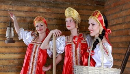 Женский русский народный костюм
