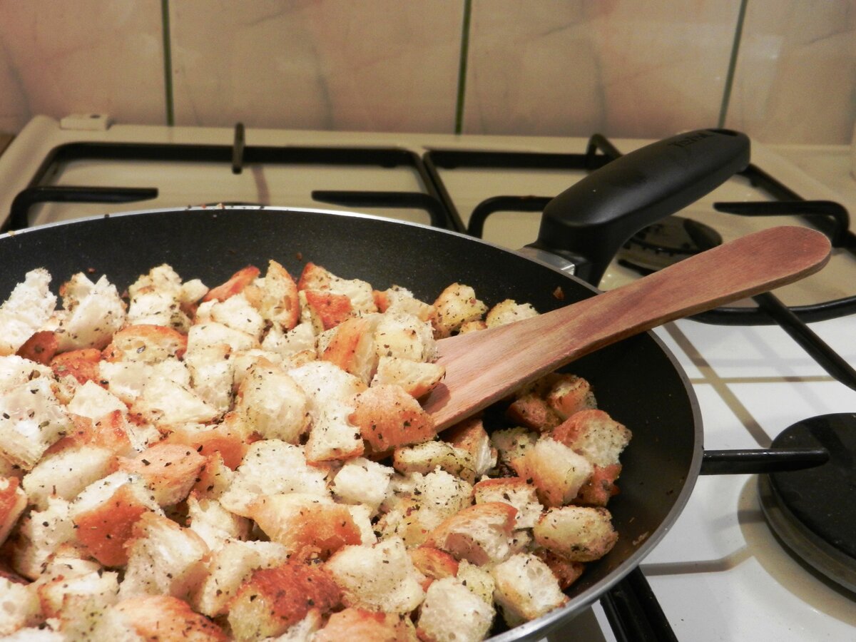 Соус с мясом и картошкой. Очень просто и сытно!