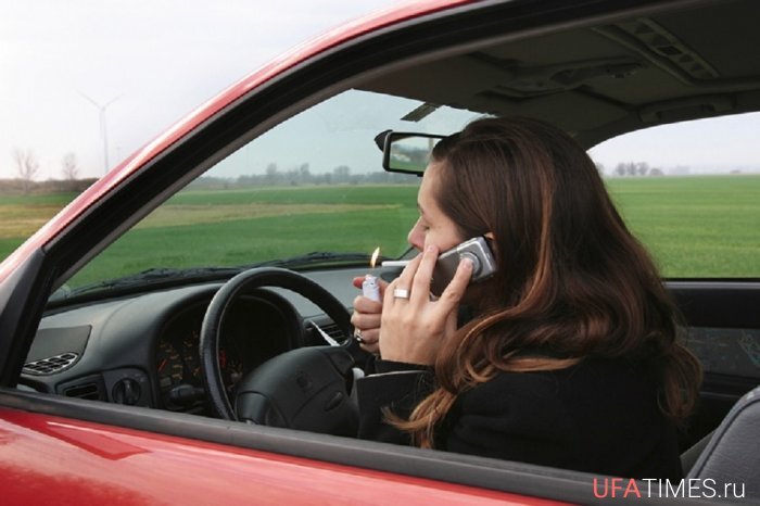 
Набравшая ₽144000 автоштрафов дама, наконец расплатилась. Погасить 219 квитанций автоледи сподвигнули таможенники, притормозившие должницу, направившуюся на форму казахстанских предпринимателей.