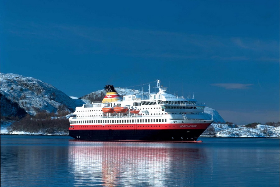 Паром сеть. Hurtigruten. Компании Hurtigruten из Норвегии. Лайнер Норвегия. Лайнер Хуртигрутен.