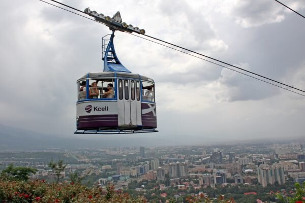 Во время путешествия по канатной дороге перед вами откроется потрясающая панорама города