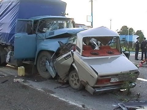 На трассе цена ошибки слишком высока. Будьте внимательны и никогда не экономьте на своей безопасности!
