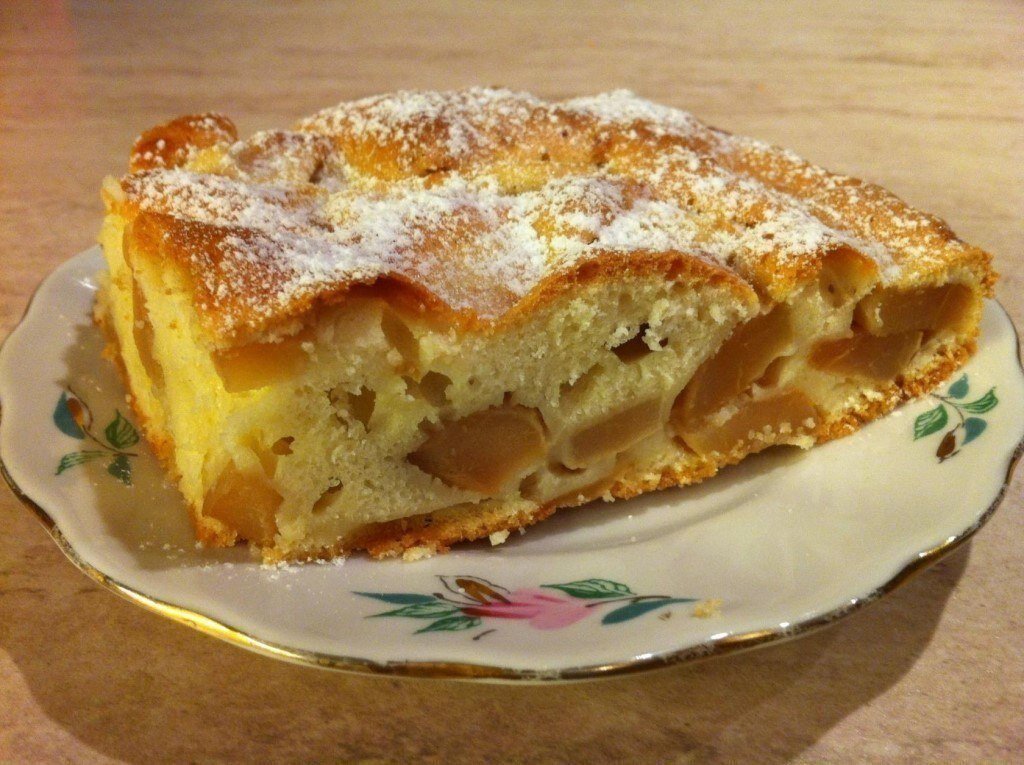 шарлотка-лентяйка на скорую руку 