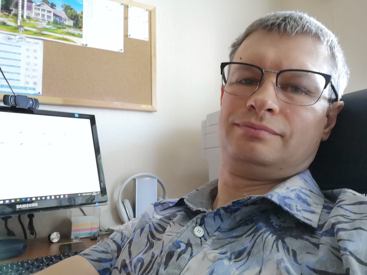 Очки смешно получились :)