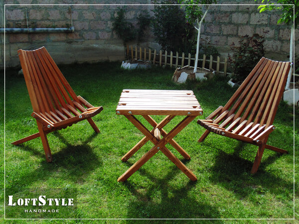 стол и два кресла