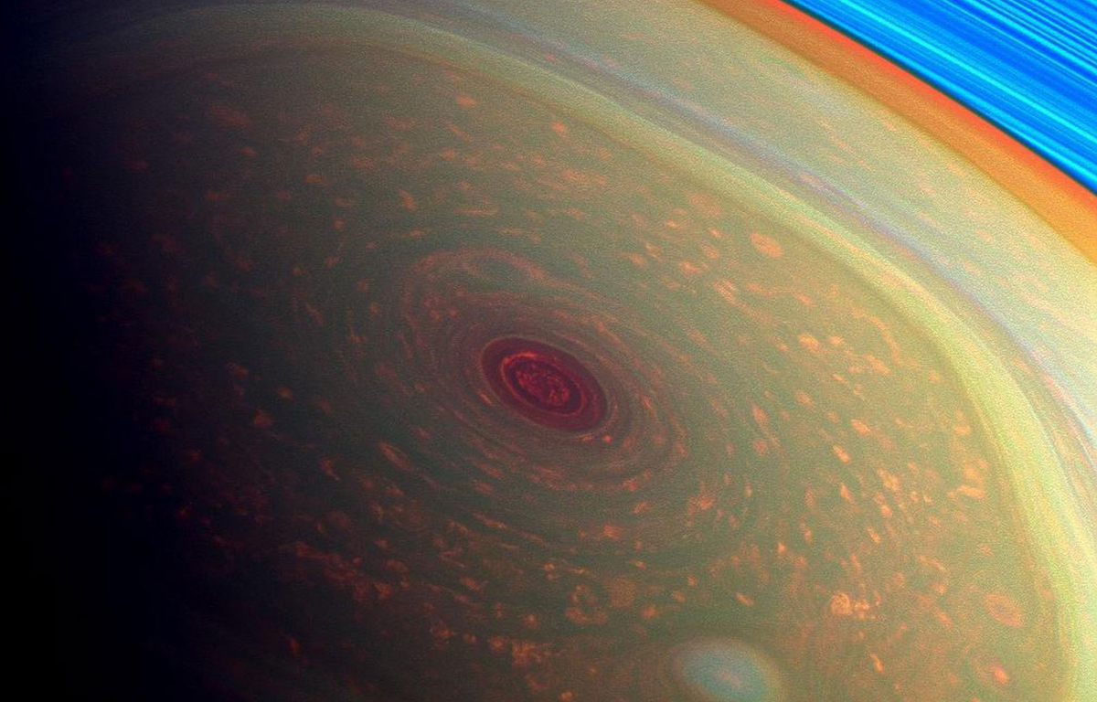 Полярный вихрь на Сатурне
