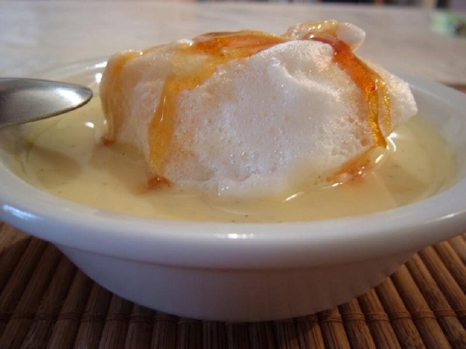 Плавающий остров десерт