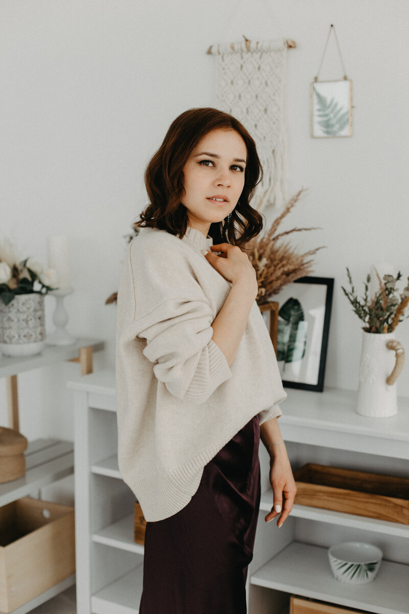 Джемпер 12storeez, платье Mango