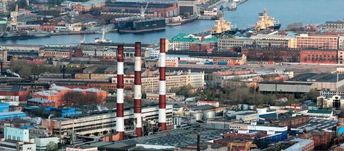 В последние годы часть предприятий закрылась, а некоторые производства были перенесены в Ленинградскую область. 