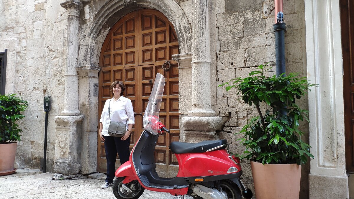 олеся шевцова италия ютуб. жизнь в италии дзен. печать соломона на гробнице. жизнь в италии дзен. монтера город в италии.