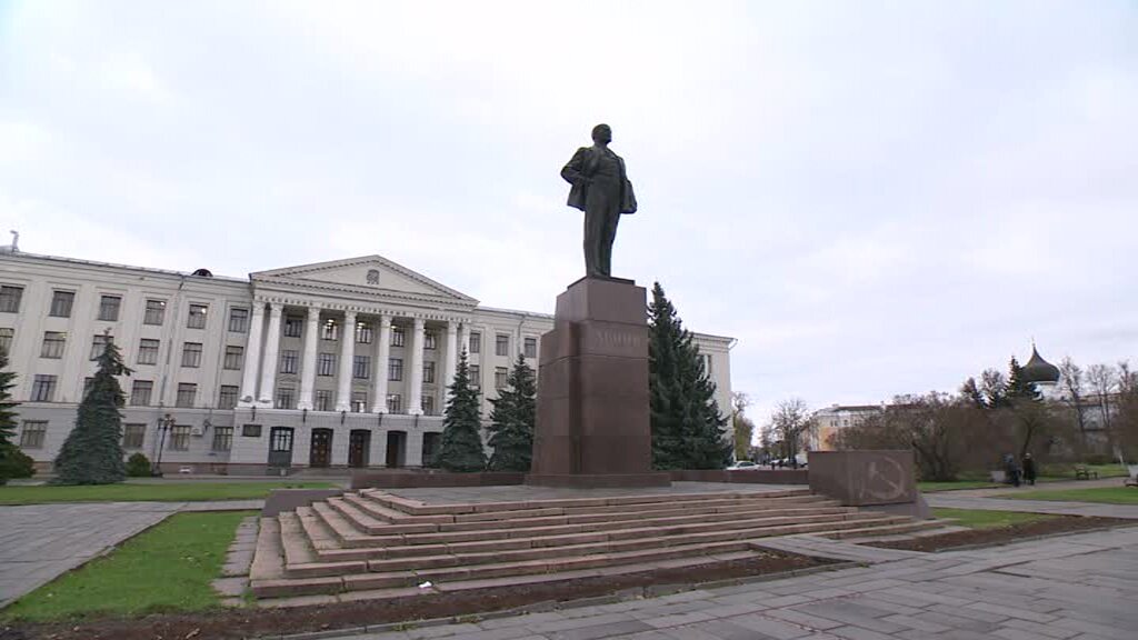 Площадь ленина в пскове