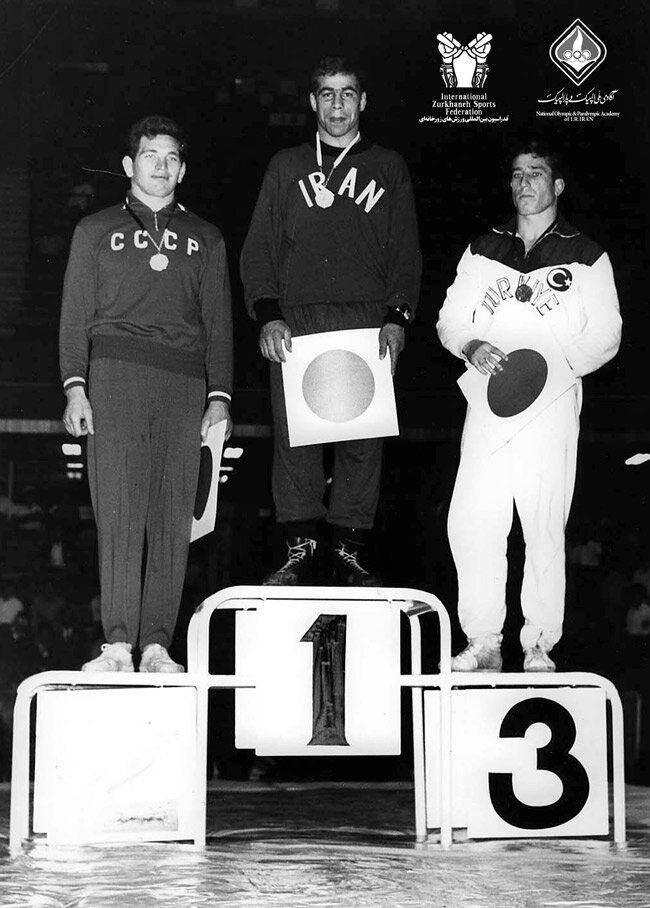 Его известность основана на его благородном поведении и спортивных достижениях, и он до сих пор символизирует для иранцев саму суть спорта и считается истинным национальным героем.

то, что Иран богат десятками титулованных борцов, еще с XX века самым известным иранским борцом является Голамреза Тахти. Олимпийский чемпион, двукратный чемпион мира, победитель множества международных первенств, чемпион Азиатских игр.

Голамреза Тахти вошел в историю Ирана не только как великолепный спортсмен. Его считают символом благородства и национальным героем. За его рыцарское поведение и спортивные качества в народе его до сих пор называют «Jahān Pahlevān», что в переводе с персидского означает Чемпион Мира. 

Свой первый иранский чемпионат Тахти выиграл в 1950 г., а в 1952 году 22-хлетний спортсмен стал первым иранским борцом, получившим международную награду – серебряную медаль на Чемпионате мира в Хельсинки. За ней последовало серебро на Олимпийских играх Хельсинки. Стоит также отметить, что он стал одним из самых известных приверженцев иранского национального спорта – Варзеше-Зурхане.

Четыре года спустя, в Мельбурне, в 1956 году Тахти поднял свою планку еще выше и, вместе с еще одним знаменитым иранским борцом, Имамали Хабиби, стал первым спортсменом, принесшим своей стране олимпийское золото. Он получил его в весовой категории до 87 кг. Тахти также был награжден золотой медалью на Чемпионате мира в Тегеране в 1959 г., и позднее участвовал в Чемпионатах мира в Йокогаме (Япония) и Толедо (Огайо, США), где завоевал, соответственно, золотые и серебряные медали.