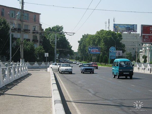 Мост через речку в сторону Аэропорта сразу за когда-то мясокосбинатом.