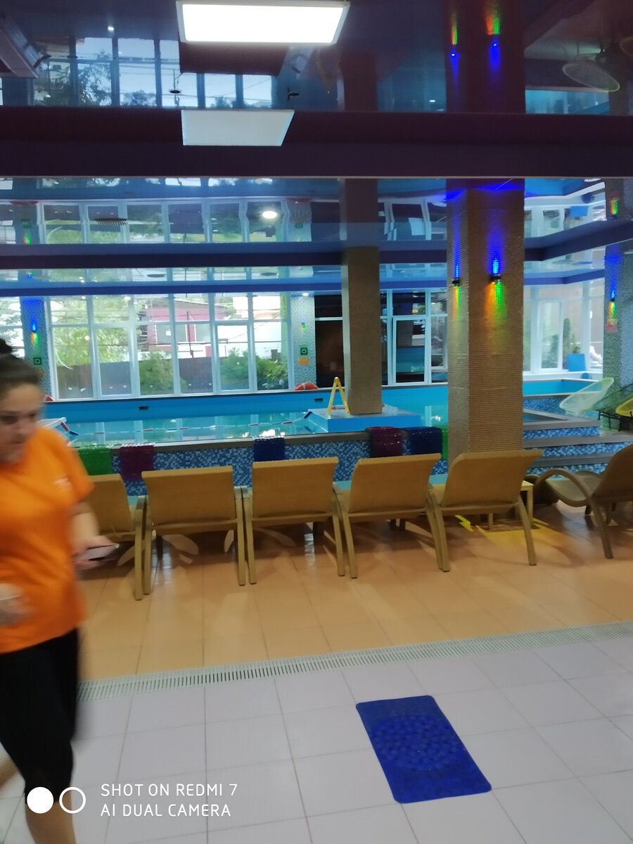 Крытый бассейн