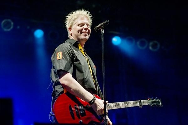 Декстер Холланд