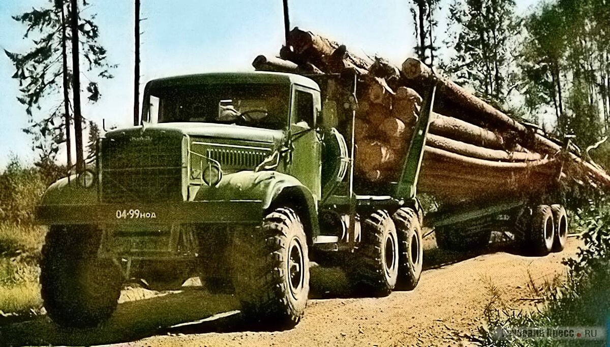На таком лесовозе привозили дрова в хлыстах для отопления домов.