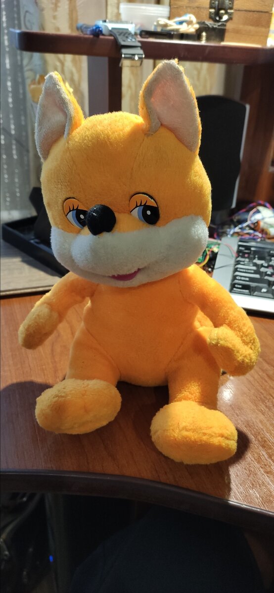 Игрушечный лисёнок перестал говорить(((