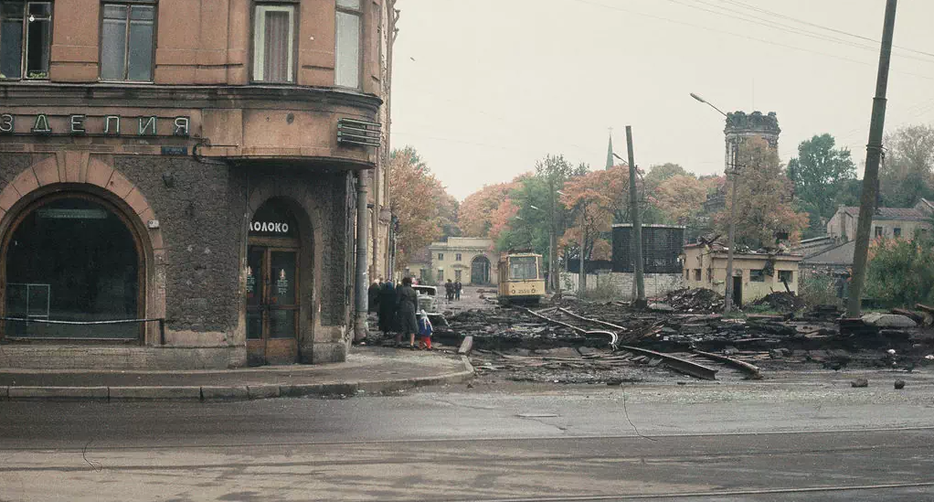 Питер правда. Камская улица Санкт-Петербург. Васильевский остров в 90-е. Камская улица Васильевский остров. Ретро Васильевский остров.