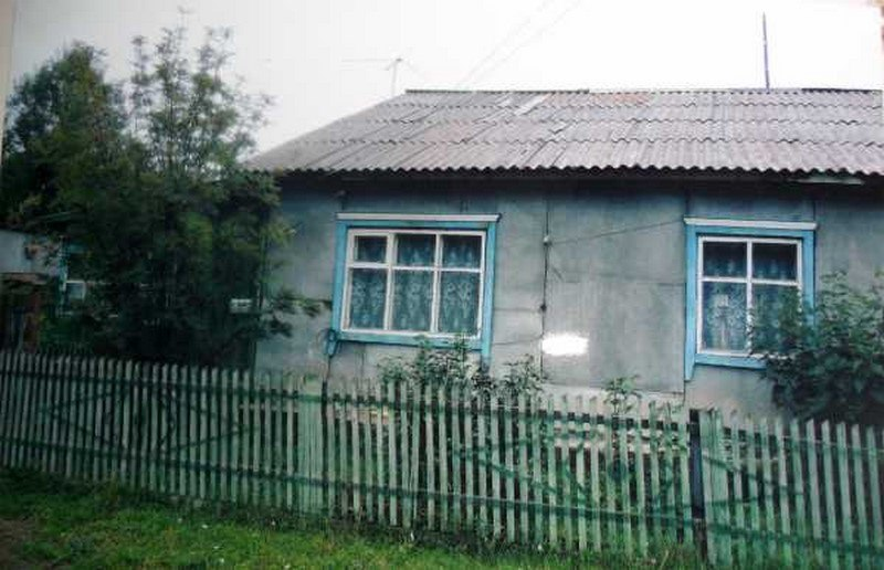 Фото из Интернета, тот дом был совершенно другой, но похож.