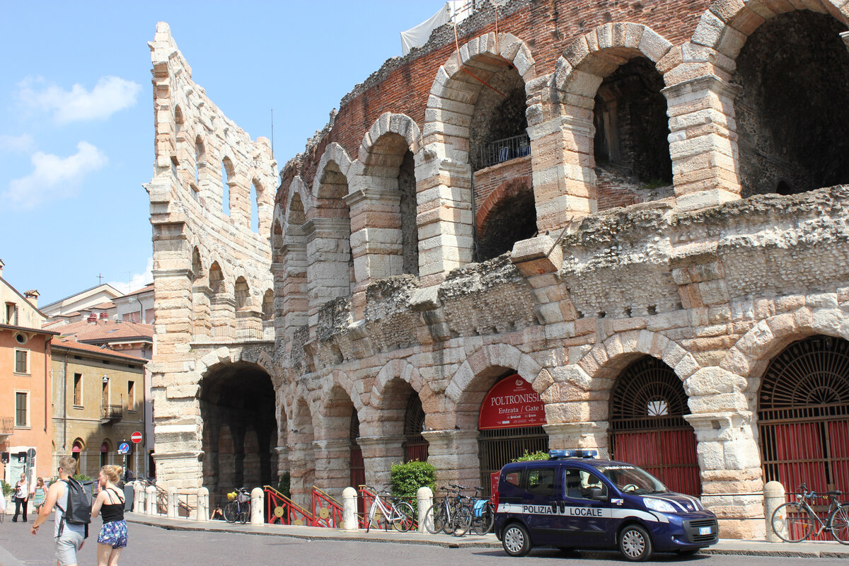 Италия. Верона. Древнеримский амфитеатр.
