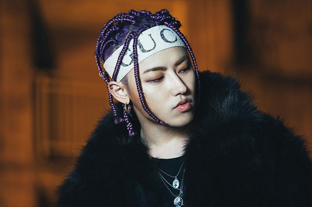 Его фиолетовые дреды отлично ему подходят🤩