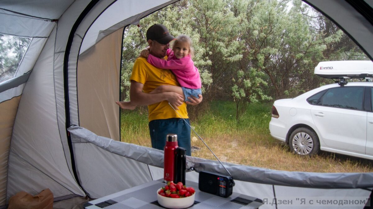 Большая просторная палатка Quechua