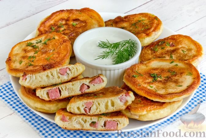 кефир, колбаса копченая, яйца, мука, сода, сахар, соль, масло подсолнечное