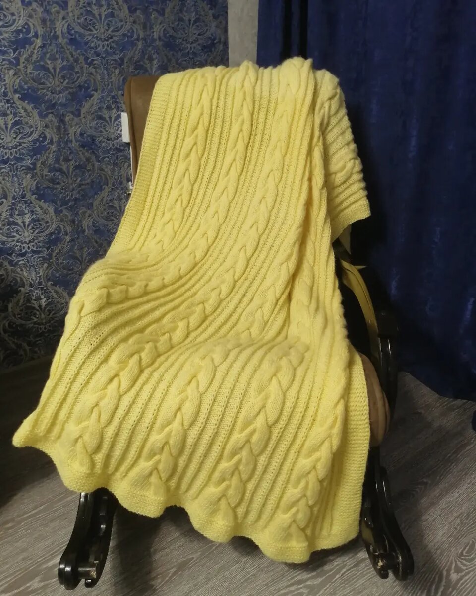 🍋Плед 1,5. Мальчишкам в детскую 🥂Цвет шампань. 🍋Вязался время от времени 😜 в растяжечку.
