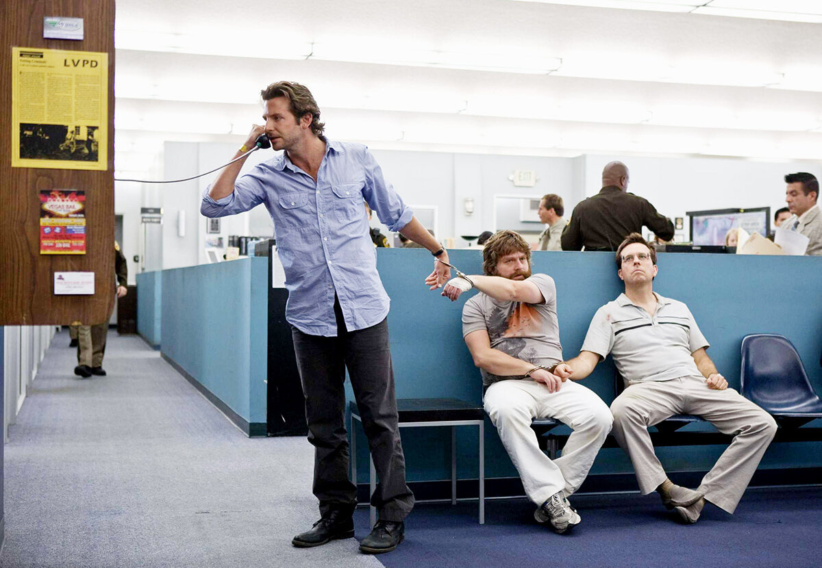 Картинка для привлечения внимания: кадр из фильма «Мальчишник в Вегасе» (в оригинале – The Hangover = похмелье), 2009