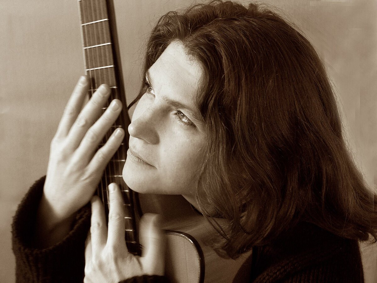 Не знаю, как вы, но я ни разу не видела на нашем экране ТВ эту талантливую исполнительницу с каким-либо концертом. Фото Яндекс.Картинки.