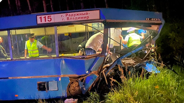 Последствия ДТП с автобусом во Владимирской области. Фото © VK \ "Подслушано автомобилистов \ Владимир"