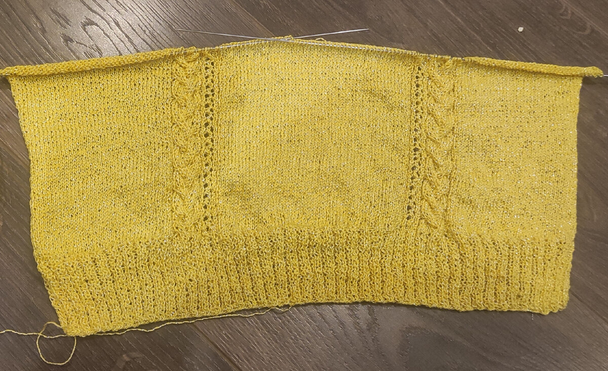 Пробовала выровнять полотно ради фотографии