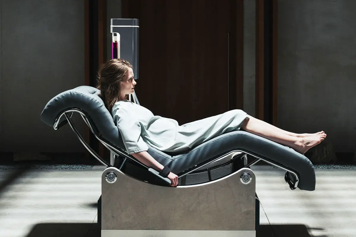 Кадр из фильма Paradise. Режиссеры: Борис Кунц и Indre Juskute. Оператор: Кристиан Стангассингер. Производство: NEUESUPER