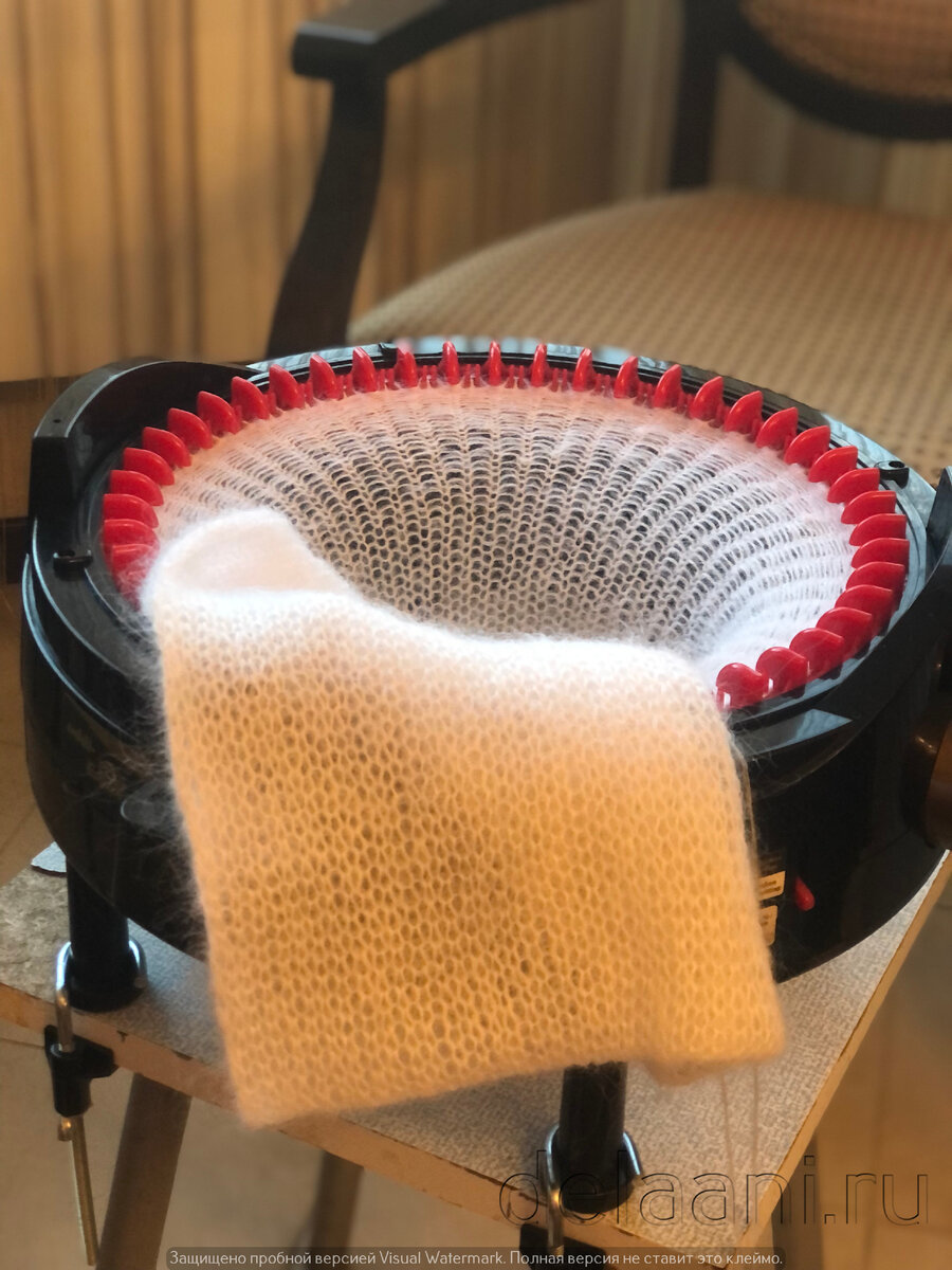 Эксперименты с мохером на вязальной машине типа «Мельница» (вяжу джемпер-паутинку на Addi-Express Kingsize)