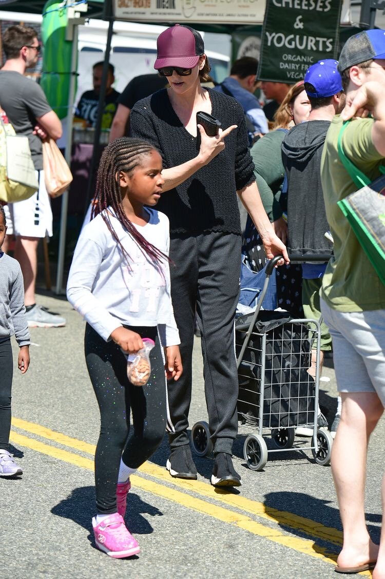 Шарлиз Терон и ее сын, одетый, как дочь…