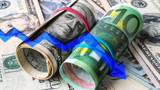    Курс доллара на Мосбирже упал ниже 93 рублей, евро – ниже 101 рубля Ирина Петрова