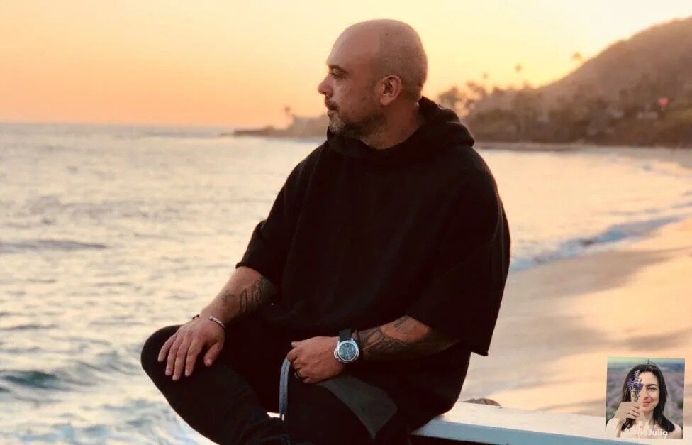 Кстати, Подшибякин работал и на телеке тоже) А сейчас живёт в Лос-Анджелесе