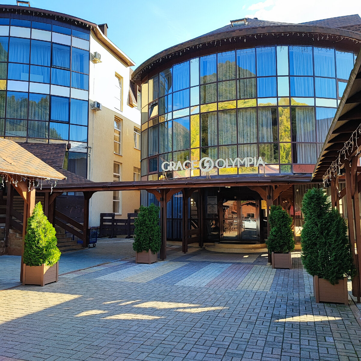 Отель "Грейс Олимпия 3" на Красной Поляне