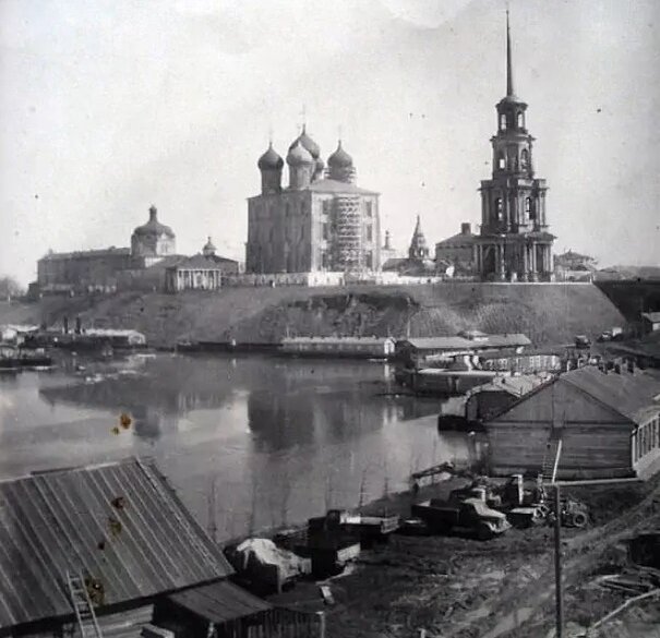 1953 г. Вид на Рязанский кремль с набережной. Фото: В.А. Маслов