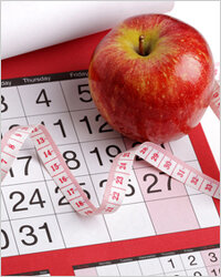 Как похудеть за неделю? И, главное, для чего? Избавиться от надоевших килограммов можно и гораздо безопаснее, заставив себя хотя бы делать зарядку по утрам и начав правильно питаться… Но бывают моменты, когда сбросить лишнее нужно быстро. Установив для похудения срок длительностью в неделю, вы должны чётко отдавать себе отчёт в том, какая непростая задача стоит перед вами. Важно не переоценить свои возможности в погоне за стройным телом, учесть все особенности своего организма и только тогда принимать решение.