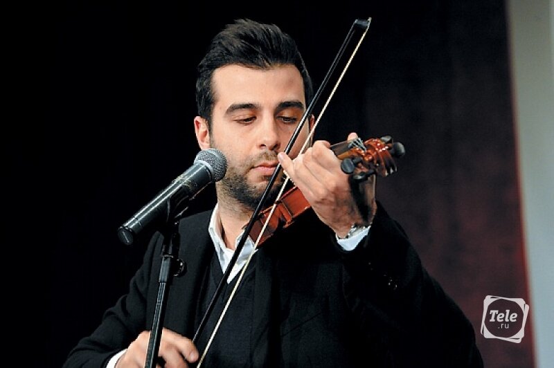 Ургант музыкант. Ургант музыкант. Ургант музыкант. Гриша ургант. Гриша ургант певец.