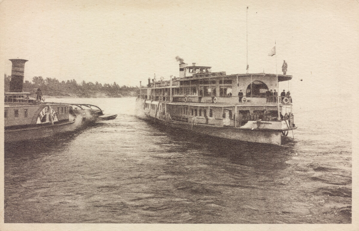 Пароход "и. Пароход сибирь 1913. Пароход на волге 19 век. Старый пароход отвалил от пристани. Старый пароход отвалил от пристани.